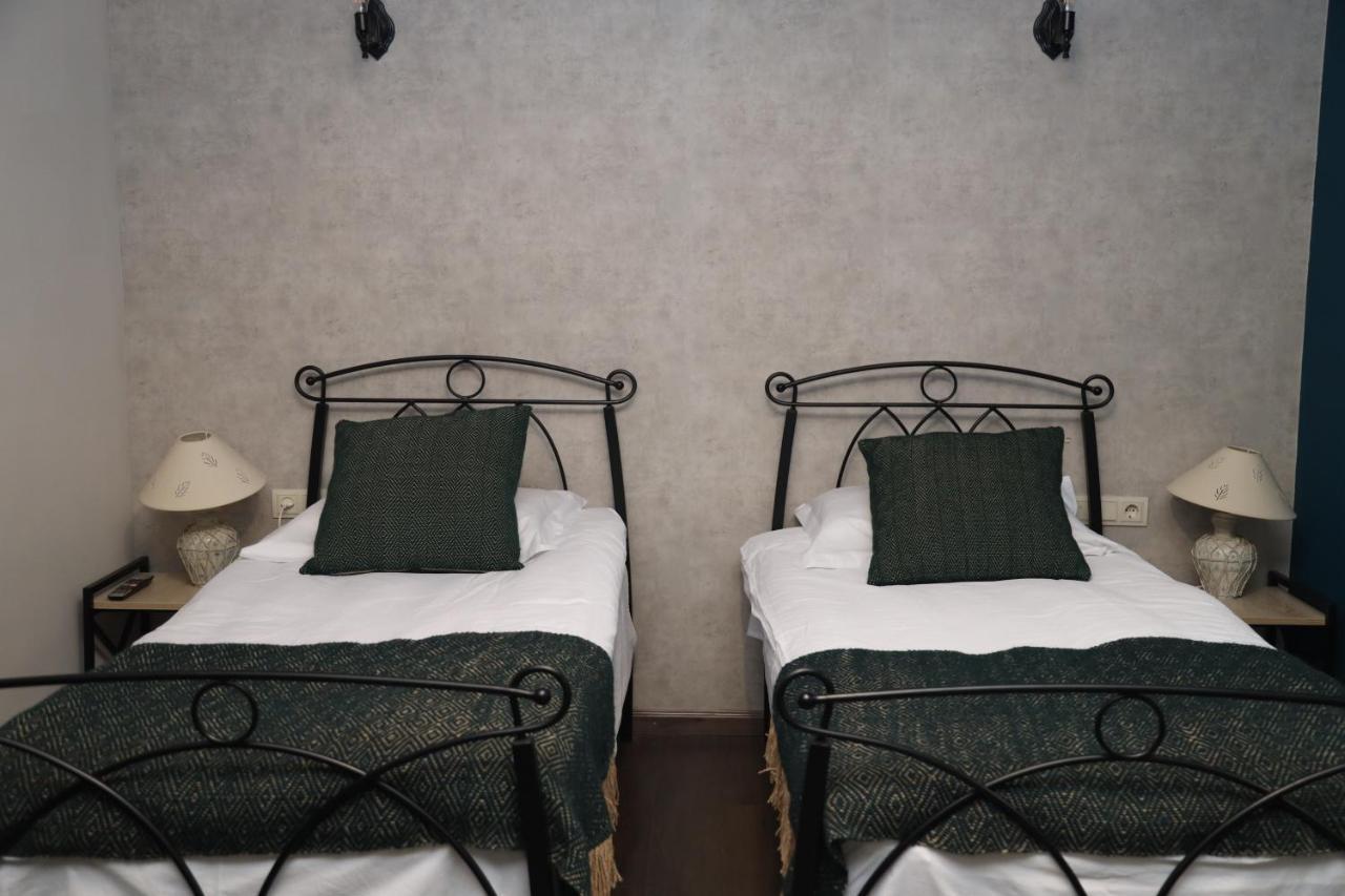 Redroof Country House Hotel กอริส ภายนอก รูปภาพ