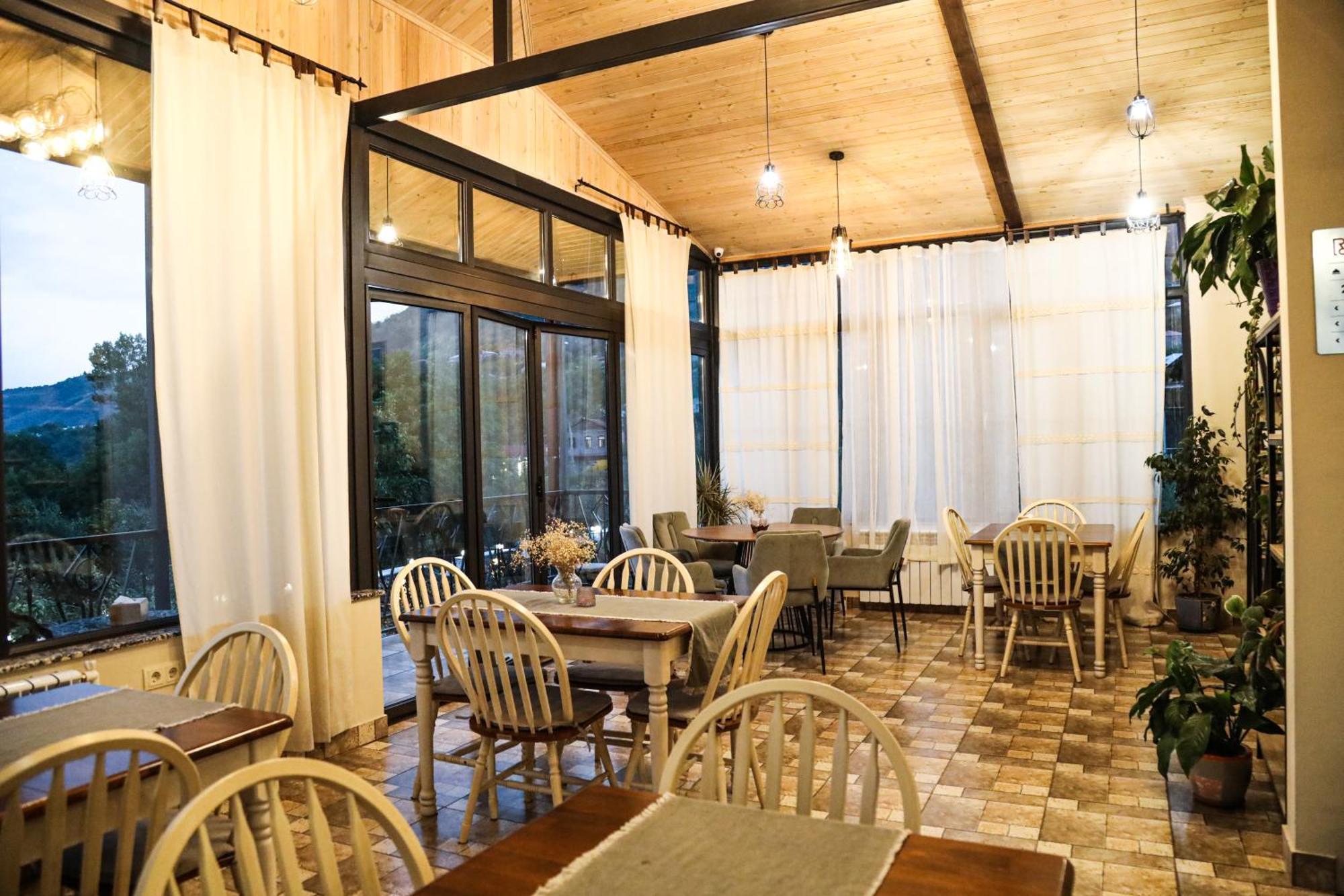 Redroof Country House Hotel กอริส ภายนอก รูปภาพ