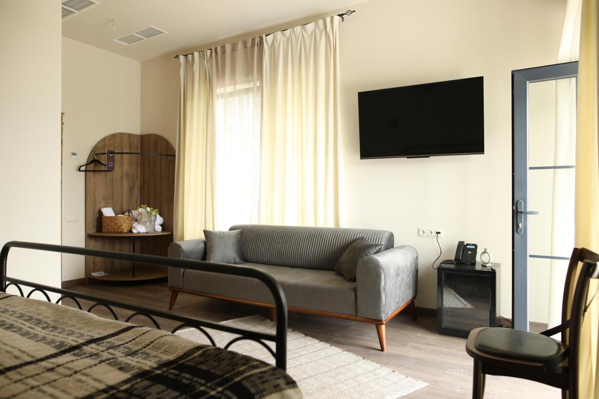 Redroof Country House Hotel กอริส ภายนอก รูปภาพ