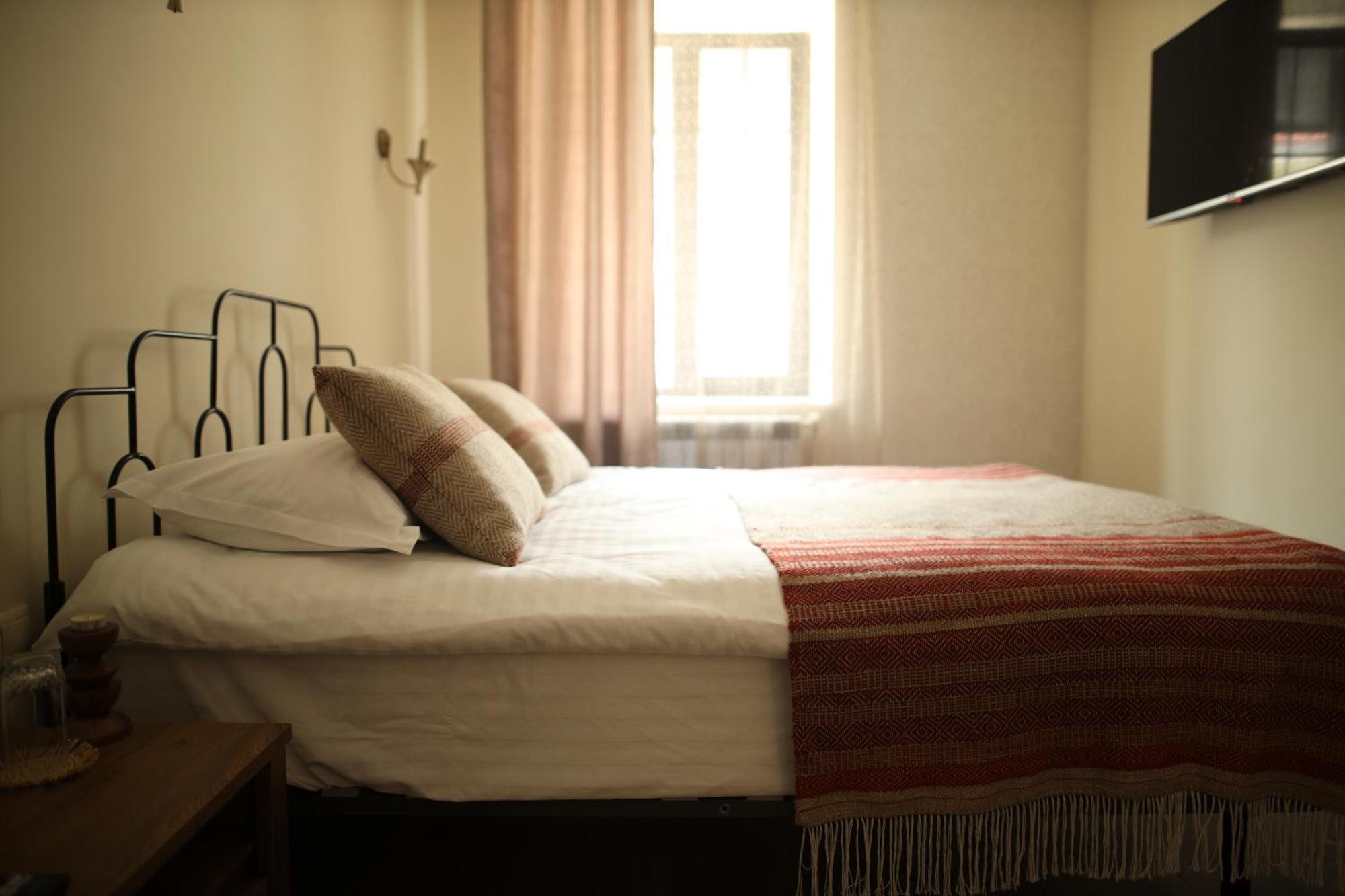 Redroof Country House Hotel กอริส ภายนอก รูปภาพ