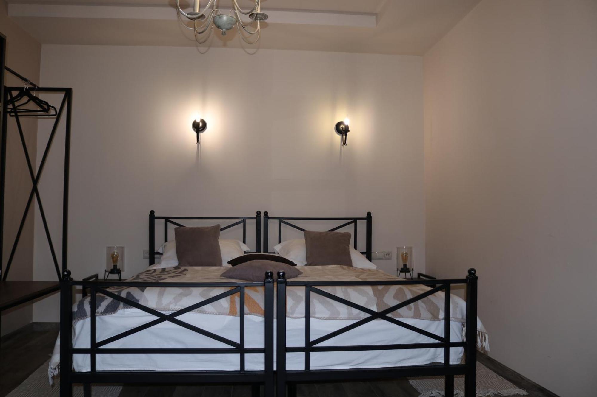 Redroof Country House Hotel กอริส ภายนอก รูปภาพ