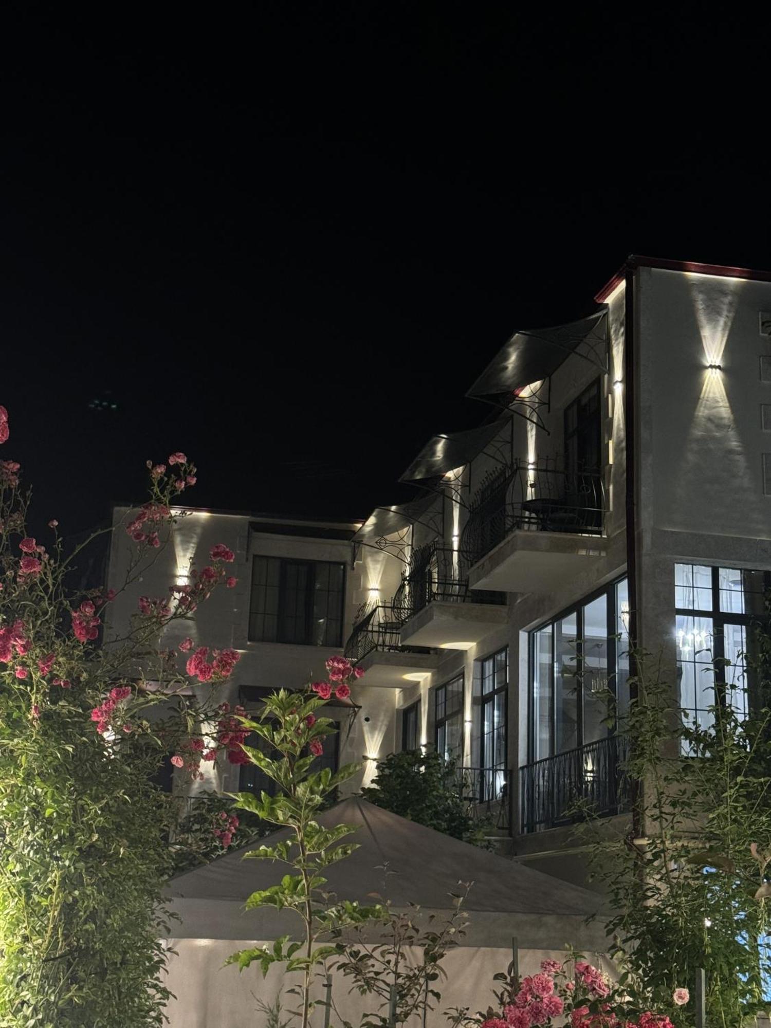 Redroof Country House Hotel กอริส ภายนอก รูปภาพ